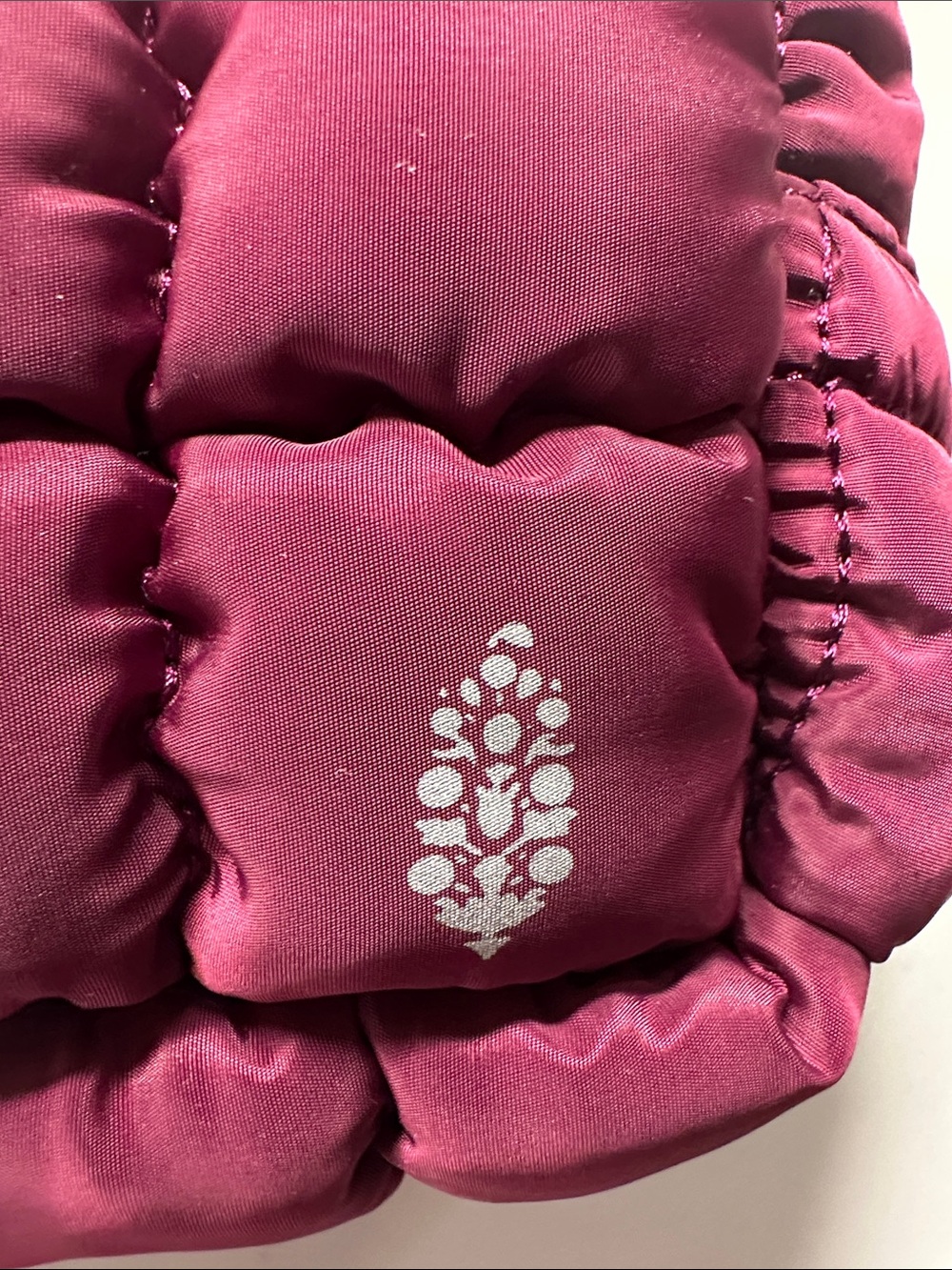 Free People Quilted Makeup Bag NWT retail $30 plum - Picture 3 of 6